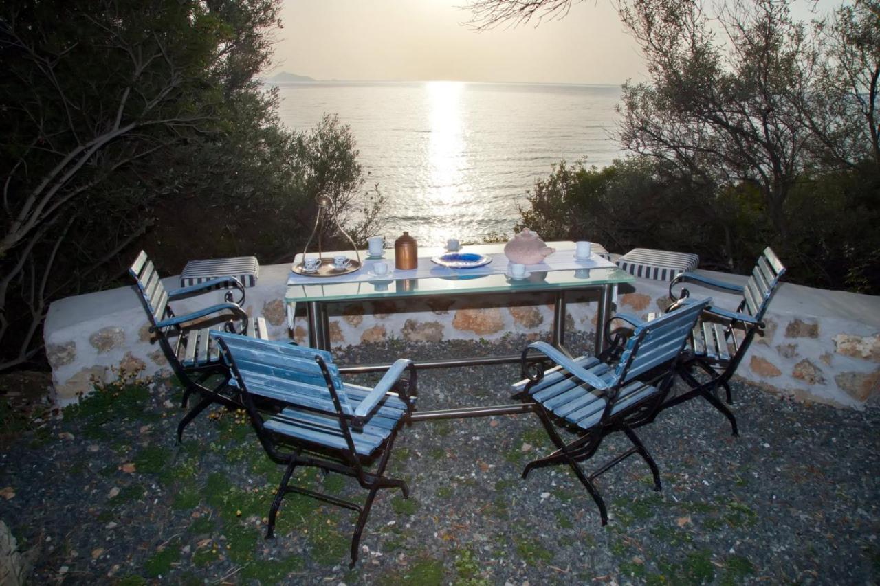 Aroura Homes 4Br Beachfront Villa Spetses Town Ngoại thất bức ảnh