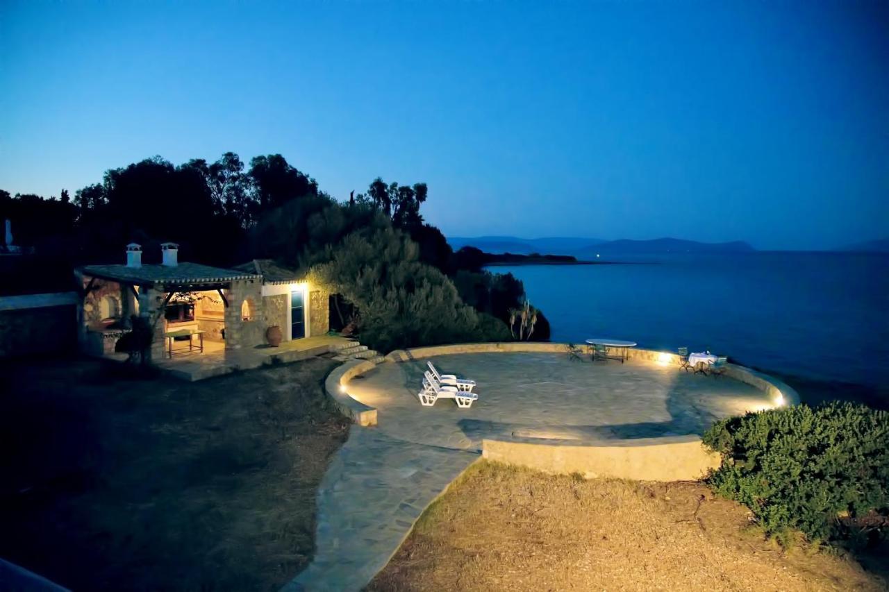 Aroura Homes 4Br Beachfront Villa Spetses Town Ngoại thất bức ảnh