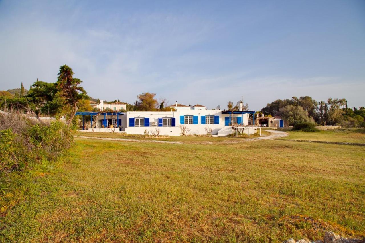 Aroura Homes 4Br Beachfront Villa Spetses Town Ngoại thất bức ảnh