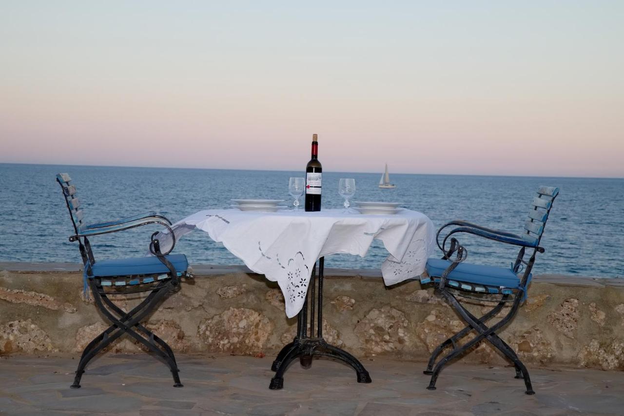 Aroura Homes 4Br Beachfront Villa Spetses Town Ngoại thất bức ảnh