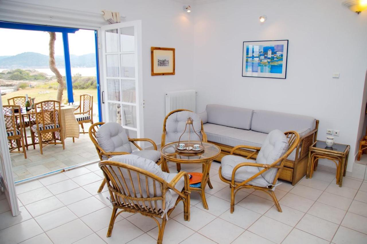 Aroura Homes 4Br Beachfront Villa Spetses Town Ngoại thất bức ảnh