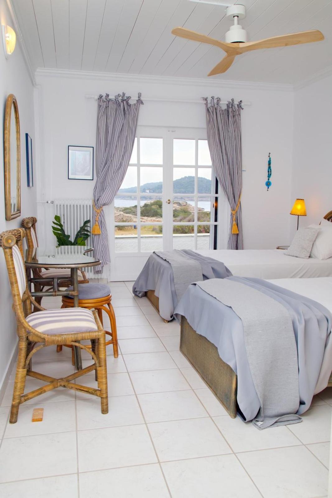 Aroura Homes 4Br Beachfront Villa Spetses Town Ngoại thất bức ảnh