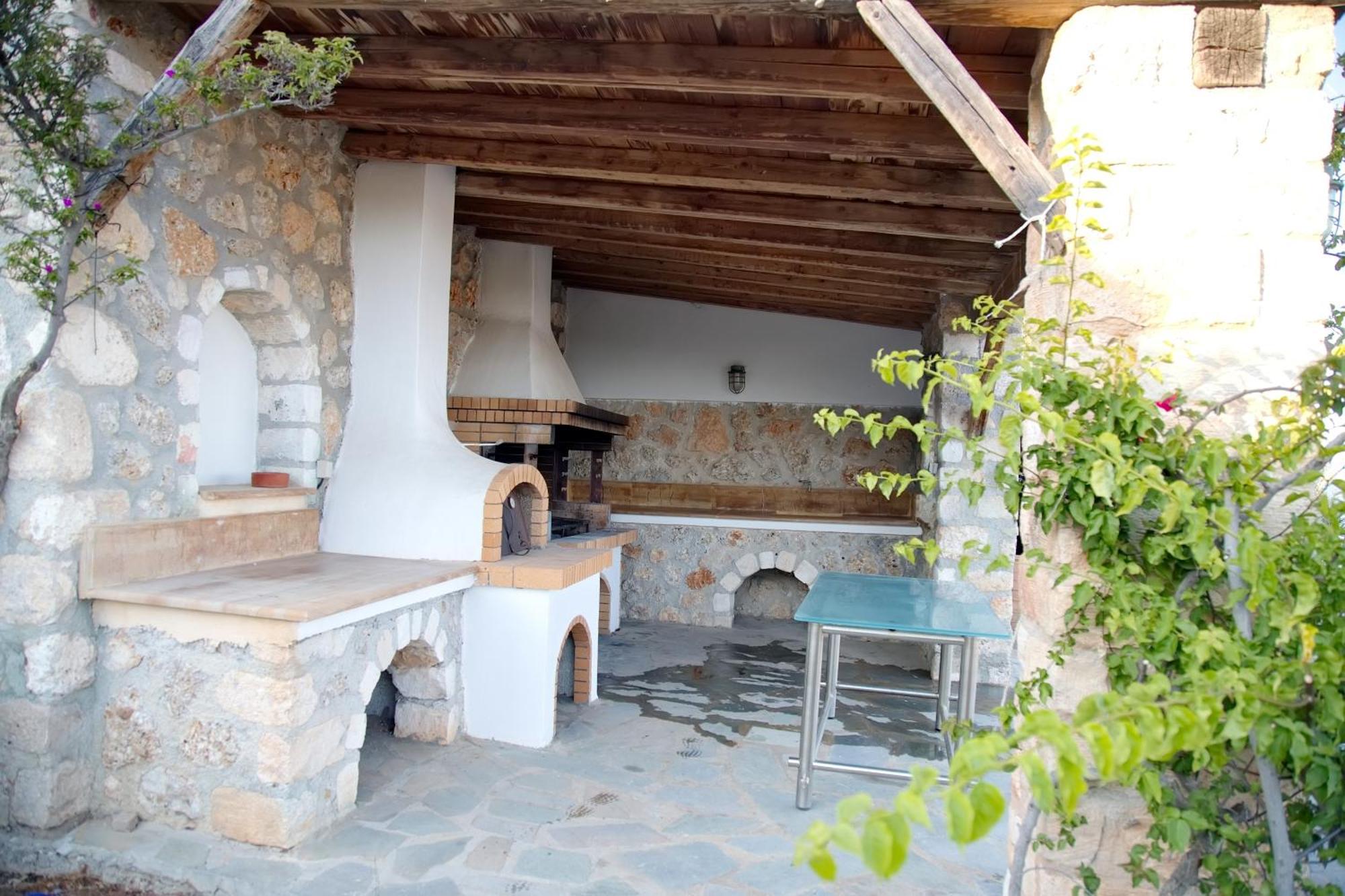 Aroura Homes 4Br Beachfront Villa Spetses Town Ngoại thất bức ảnh